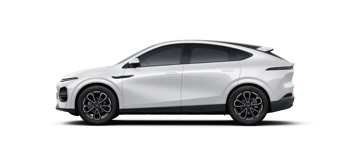 白色小鹏 XPENG G6 侧面